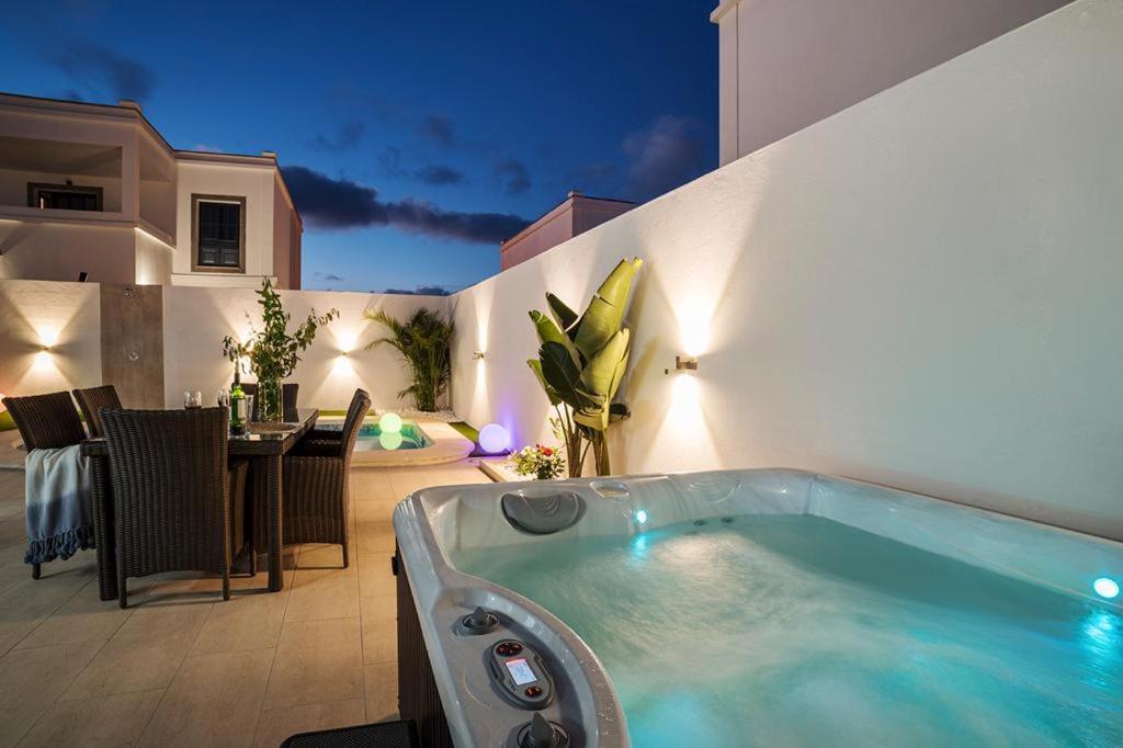 Villa Palmera Jacuzzi ไยซา ภายนอก รูปภาพ
